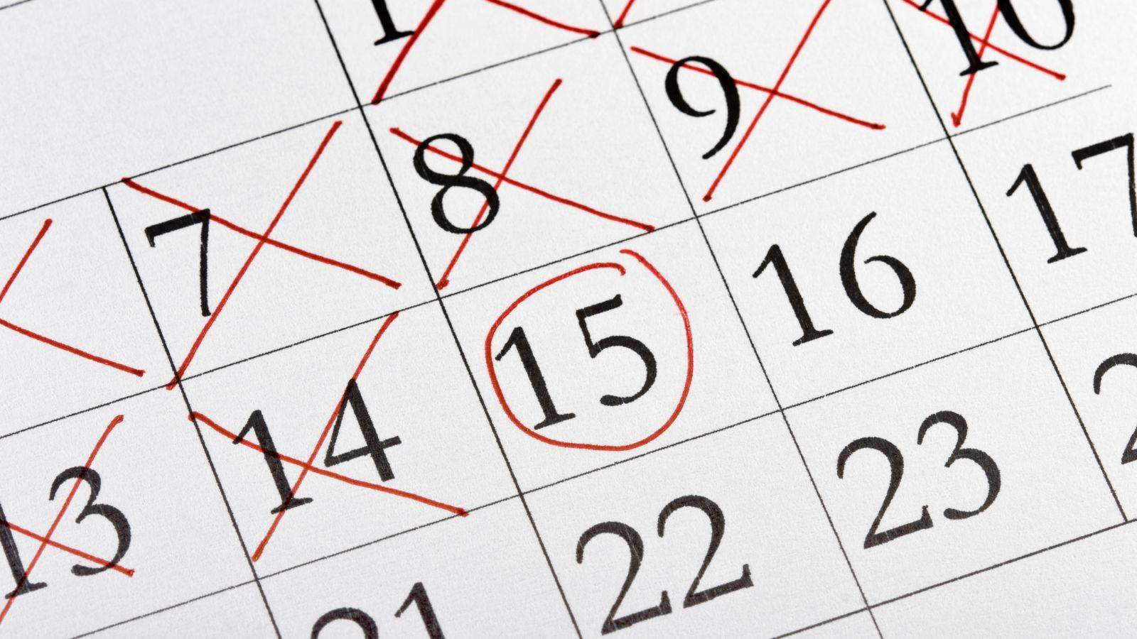 Calendar showing 14 crossed out dates followed by circled day 15 representing the 14-day grace period before paragraph 39e immigration rules 2025 overstaying penalties apply