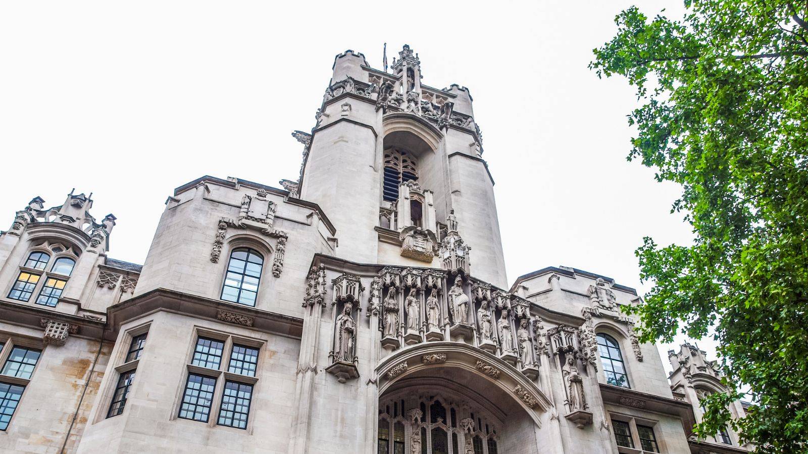 UK Supreme Court Middlesex Guildhall Westminster building where URS v BDW [2025] UKSC 21 Building Safety Act landmark ruling on 30-year developer liability was decided