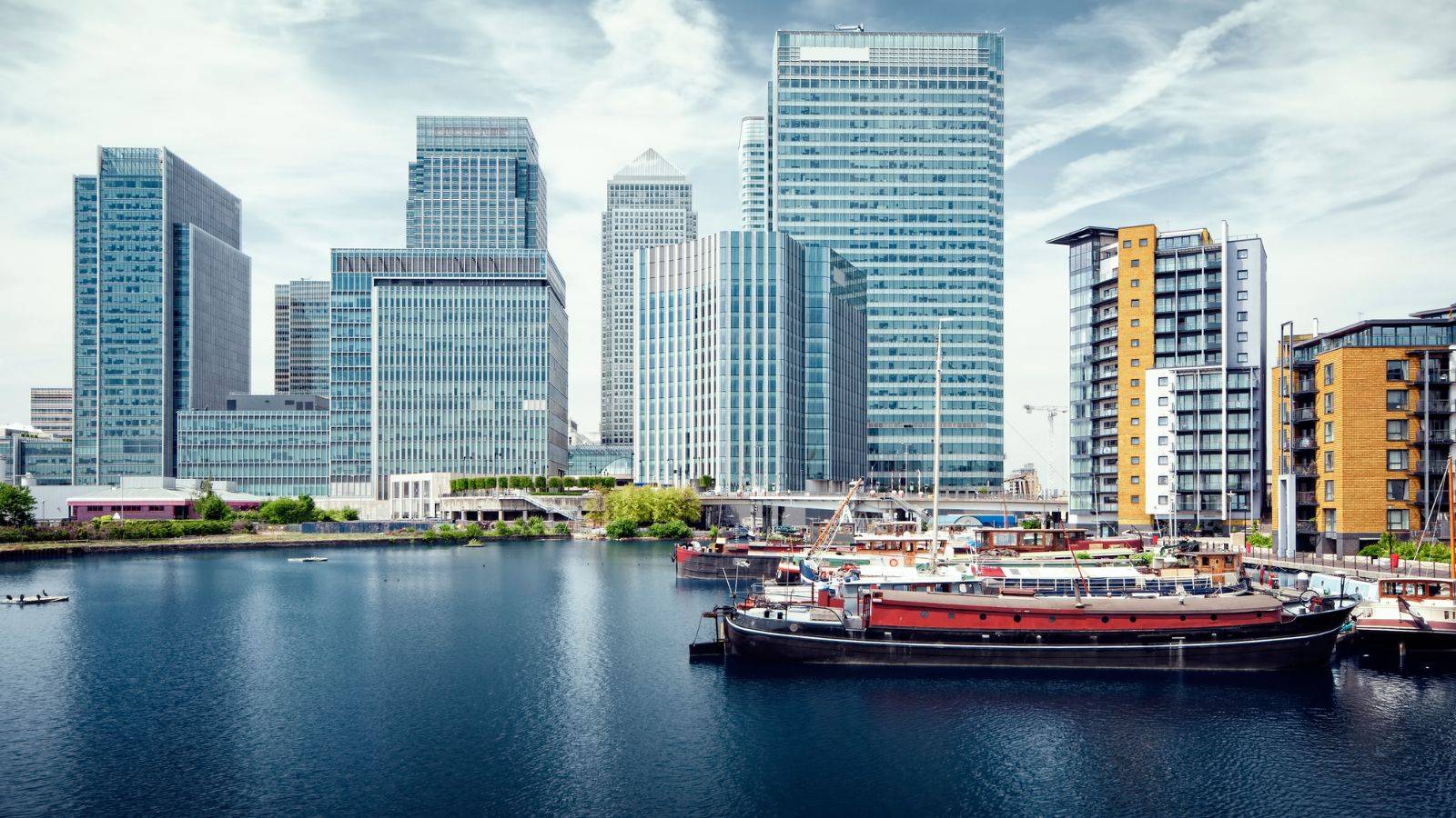 Canary Wharf financial district London representing major banking institutions and financial services disputes lawyers UK 2025