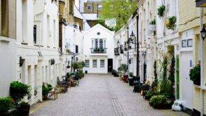 Charming London Residential Alleyway With Period Houses Representing Hidden Rental Opportunities For Essential London Tenant Tips 2025 Market Guidance